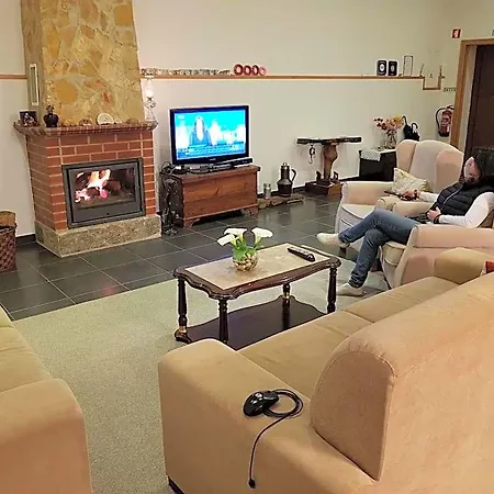 Casa Dos Tios بيت ضيافة 4*