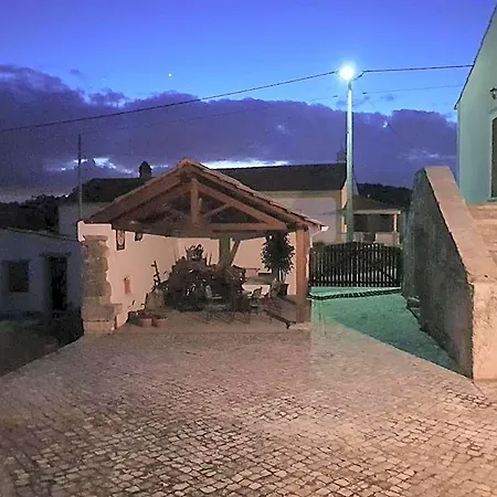 Casa Dos Tios بيت ضيافة 4*