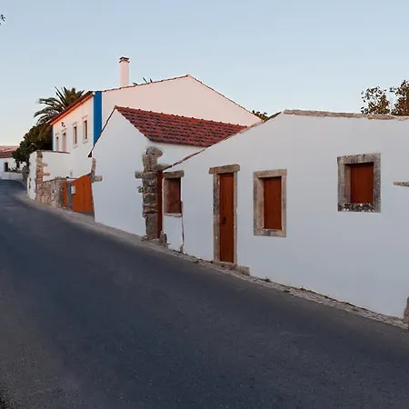 Гостьовий будинок Casa Dos Tios 4*