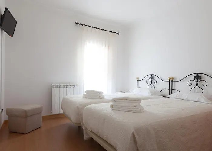 ゲストハウス Casa Dos Tios 4*